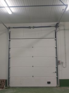 Puerta seccional para logistica/ industria