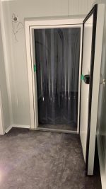 cortina-lamas-de-pvc-2-150x267