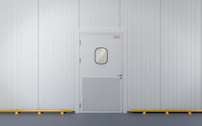 Puerta pivotante de servicio