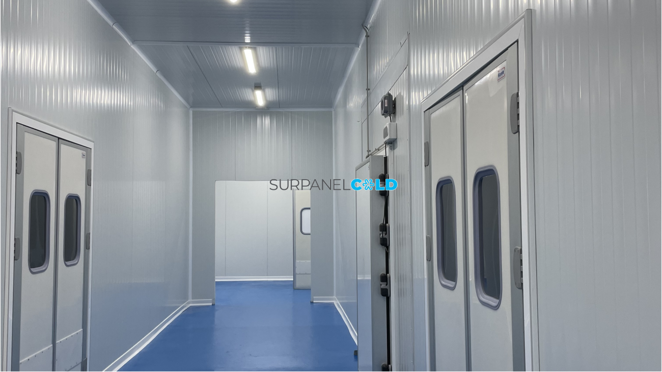 Cámara y puerta frigorífica